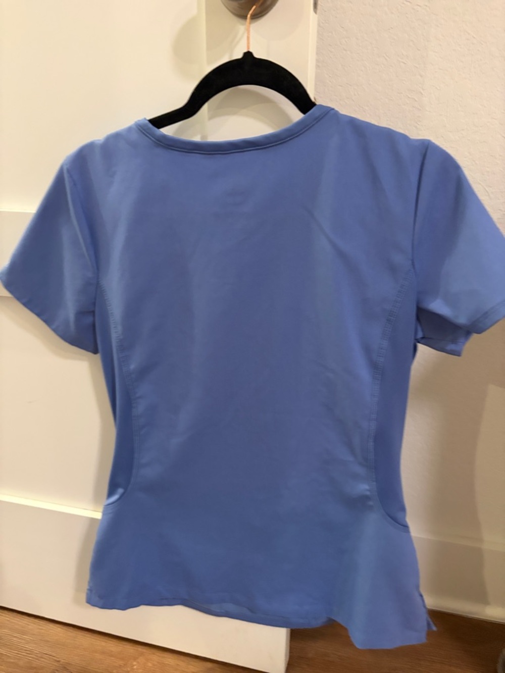Healing hands light blue scrubs size small - Picture 3 of 4